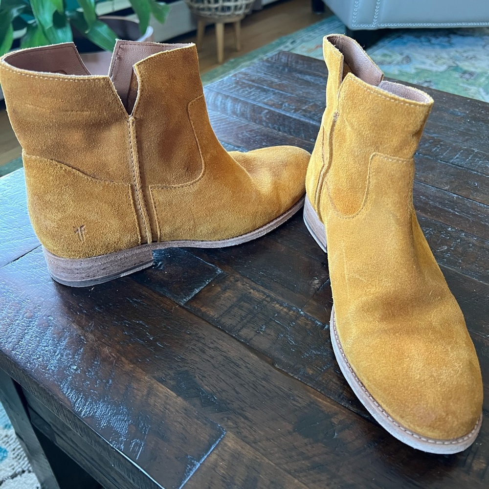 Frye booties size 8 - Picture 2 of 4